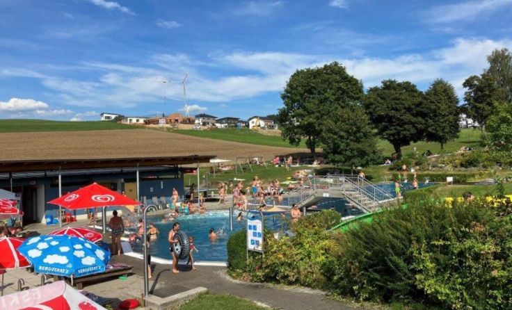 Hochbetrieb im Kirchberger Freibad (Foto: Gemeinde Kirchberg)