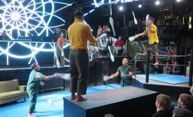 Der Circo Fantazztico zeigte im empire und in Schulen seine Show. (Foto: Spenlingwimmer)