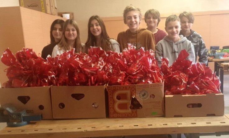 300 Nikolaus-Sackerl haben die Drittklasser vorbereitet. (Foto: MS St. Martin)