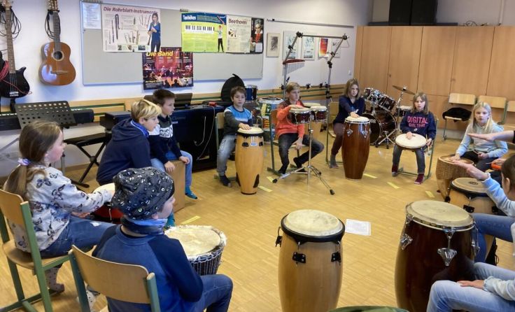Volksschüler machten bei Rhythmus- Tanz- und Singworkshops mit. (Foto: MMS Neufelden)