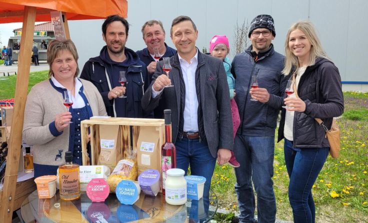 Das Genussmarkt-Team freut sich auf den Saisonauftakt am 4. Mai. (Foto: Angelika Gruber)