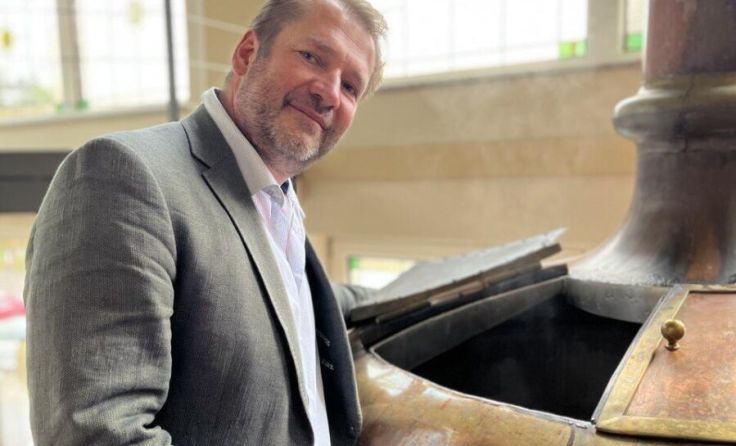 Grüne-NAbg. Clemens Stammler kam zum Lokalaugenschein in die Biobrauerei Neufelden. (Foto: Grüne)