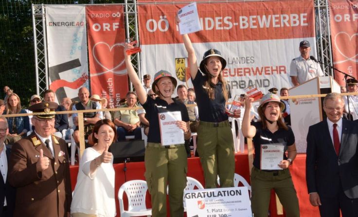 Die Julbacher Damen jubeln über den Landessieg in Bronze A. (Foto: Herbert Denkmayr)