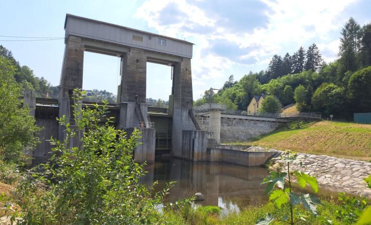 Die Staumauer in Neufelden ist die erste Station der Bruckner-Bläser-Brücke. (Foto: Gahleitner)