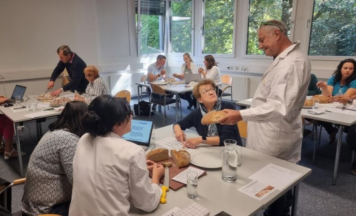Die Brotverkoster bei der Arbeit (Foto: LK OÖ)