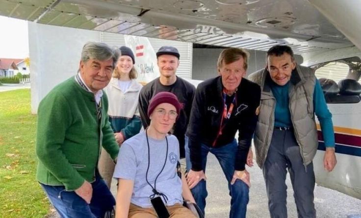 Pilot Franz Engleder mit Weltmeister Walter Röhrl und Jonas (v.r.) (Foto: privat)