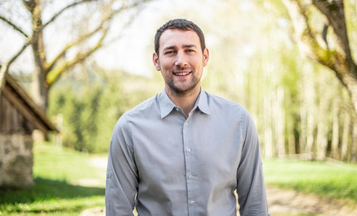 Stefan Ortner spendet an Unicef. (Foto: ÖkoFEN)