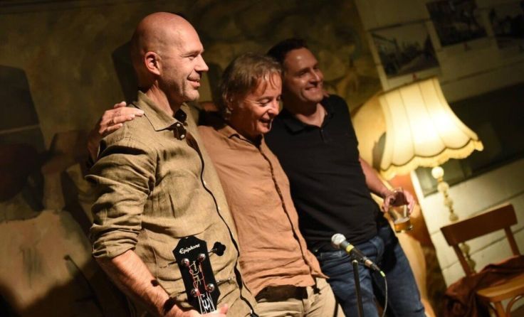 Kurt Hinterhölzl und Freunde spielen im Kulturcafé Kowalski. (Foto: Dietmar Lipkovich)
