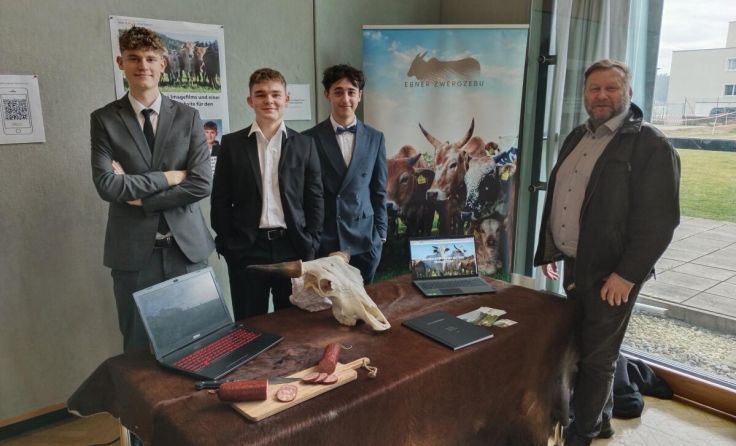 Schüler der BBS Rohrbach präsentierten ihre Diplomarbeitsprojekte im Centro. (Foto: BBS Rohrbach)