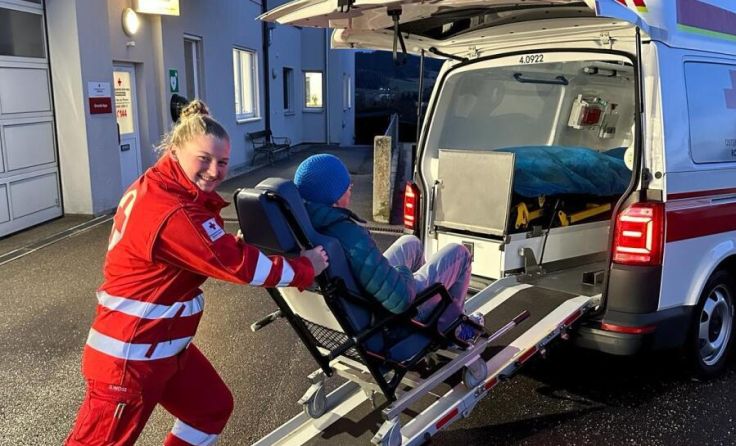 Sandra Wöss ist in der Rotkreuz-Ortsstelle Aigen freiwillig tätig. (Foto: Rotes Kreuz)