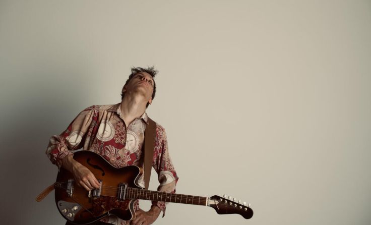 Bernhard Eder präsentiert sein neues Album "Golden Days". (Foto: Nico Hafner)