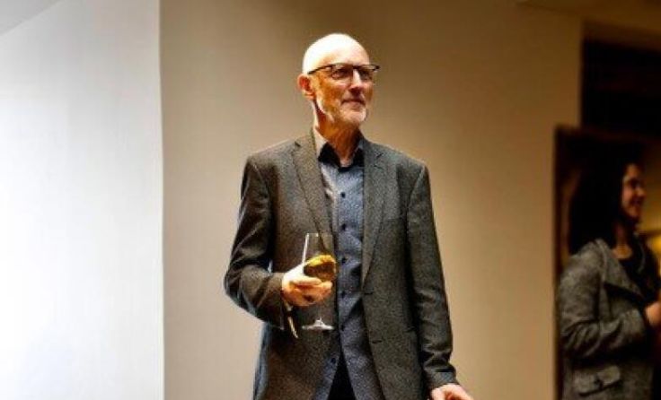 Künstler Alois Lindenbauer und sein Werk bei der Eröffnung (Foto: Lindenbauer)
