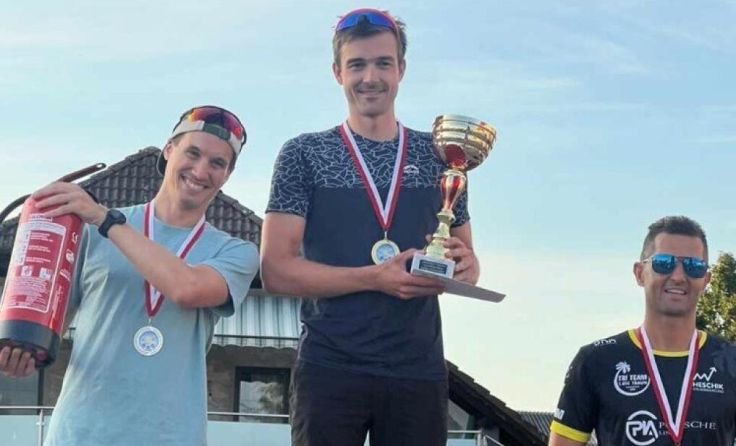 Tagesschnellster beim Triathlon war Max Hauke (Bildmitte). (Foto: David Allerstorfer)