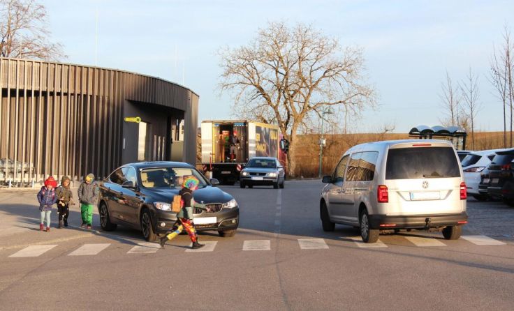 Eine 30er-Zone würde den Schulweg für die Kleinzeller Kinder sicherer machen. (Foto: G. Laimer)
