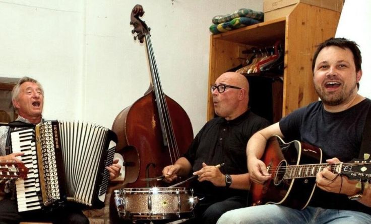 Das Rudy Pfann Trio sorgt bei der offenen Niku-Tür für Stimmung. (Foto: Rudy Pfann-Trio)