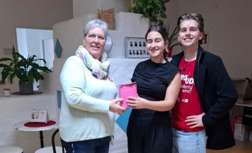 Kinderpunschstand der Sozialistischen Jugend Rohrbach hilft dem Frauennetzwerk