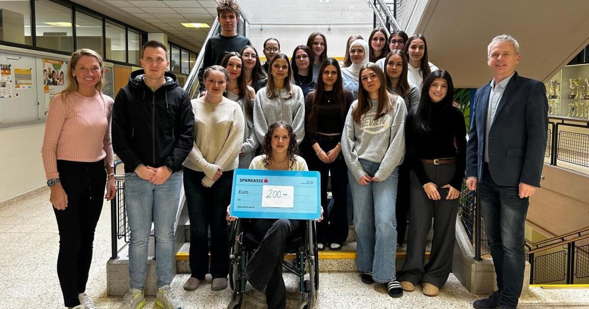 Biologieschüler aus dem Gymnasium Rohrbach helfen Anna