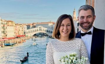Hochzeit in Venedig: Ministerin Plakolm heißt jetzt Bauer