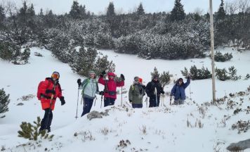 Naturfreunde Puchenau bildeten sich beim Lawinencamp am Feuerkogel weiter