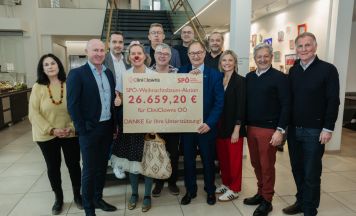 Weihnachtsbaum-Aktion in 120 Gemeinden brachte 26.600 Euro für die CliniClowns ein