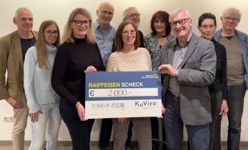Kulturverein bedankt sich mit 2.000 Euro-Spende bei der Pfarre St. Veit