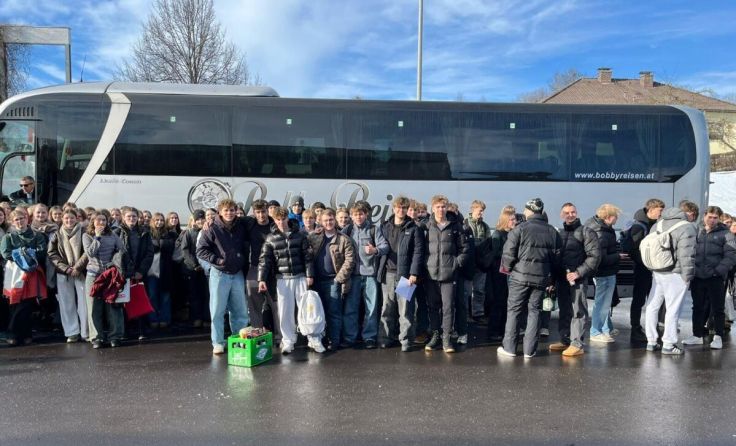Mit fünf Bussen ging es zum Nightrace nach Schladming. (Foto: JG Rohrbach)