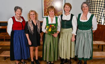 Neue Goldhauben-Landesobfrau gratuliert zur Wiederwahl in Gallneukirchen