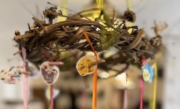 Kunsthandwerker bringen den Frühling in den Pflegerhof