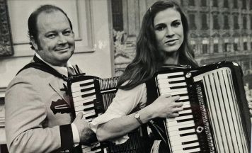 Konzert des Upper Austrian Accordion Orchestra in Puchenau erinnert an Werner Brüggemann