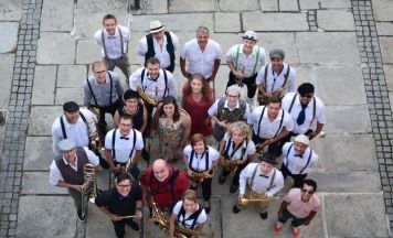 MVA Big Band bittet zum Wohnzimmerkonzert