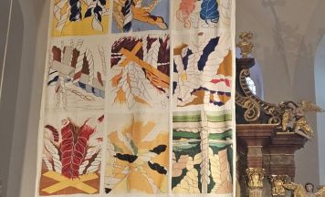 Gesticktes Fastentuch in Julbach lädt wieder zum Innehalten ein