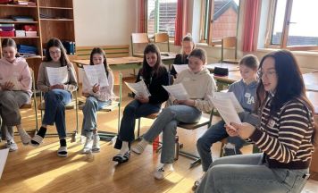 Neufeldner Musikmittelschüler singen bei Chorfestival in Prag