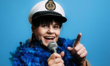 Mit Eva Maria Marold auf humorvoller Seefahrt im Schnopfhagen-Stadl