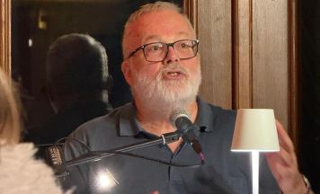 Nächste Literatur-Session im Einstein wird zum sprachlichen Grenzgang