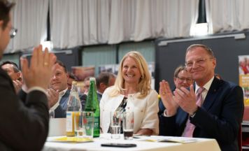 Eindrucksvoll bestätigt: Gertraud Scheiblberger bleibt Bezirksparteiobfrau der ÖVP Rohrbach