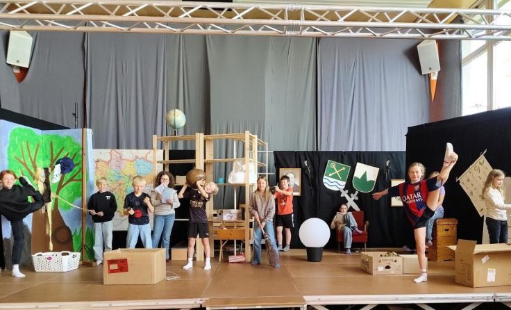 Die Volksschüler sind bereit für den großen Auftritt beim Jubiläumsfest. (Foto: VS Kirchberg)