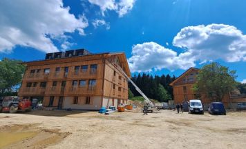 Baufortschritt nach Plan: Hotelanlage im Böhmerwald eröffnet Anfang Dezember