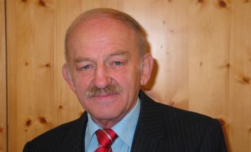 Gemeinde Julbach trauert um langjährigen Bürgermeister Adolf Salzinger