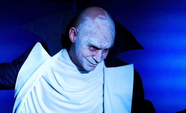 Max Pfnür spielt Faust als Mono-Drama. (Foto: Theater der Mitte / Benjamin Blaikner)