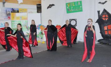 So feiert eine kleine Volksschule den Schulschluss