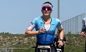 Zwei Starts, zwei Siege: Gallneukirchner Triathletin Gudrun Steiner in Topform