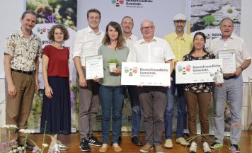 Oberneukirchen und Walding sind neue bienenfreundliche Gemeinden