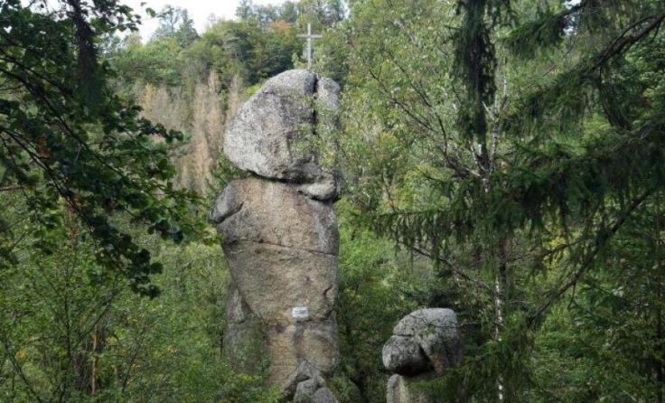 Gottesdienst beim Kerzenstein im Pesenbachtal (Foto: Pfarre Lacken)