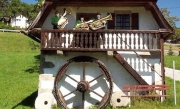 Wie Leinöl entsteht: Schwarzenberger zeigen altes Handwerk
