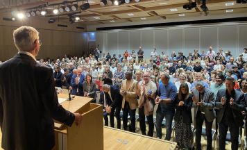 Manfred Spenlingwimmer verabschiedet sich von seiner Mittelschule