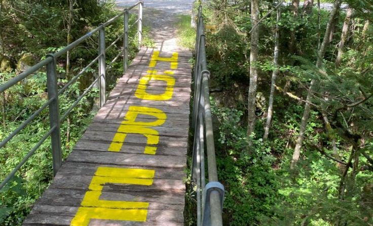 Kunst in seiner ganzen Vielfalt kann man entlang des Weges entdecken. (Foto: Kunstwanderweg)