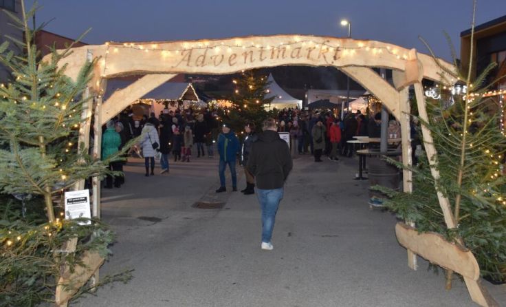 Gleich am ersten Adventwochenende findet der Adventmarkt in Peilstein statt. (Foto: Franz Lindinger)