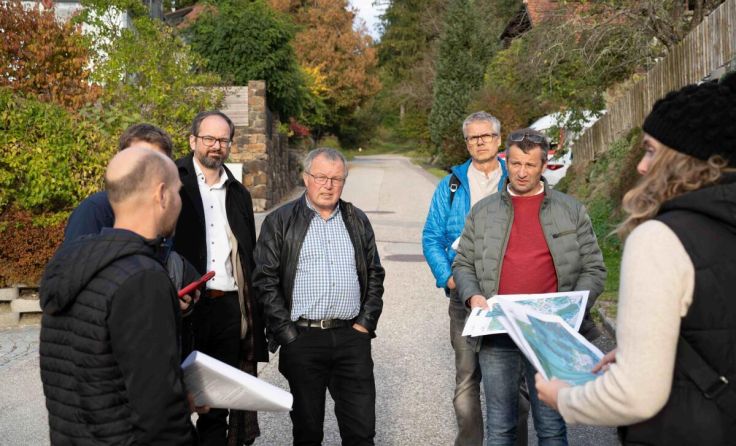 Teilnehmende des Hangwasserseminars in Eidenberg (Foto: Johannes Nell / Klimabündnis OÖ)
