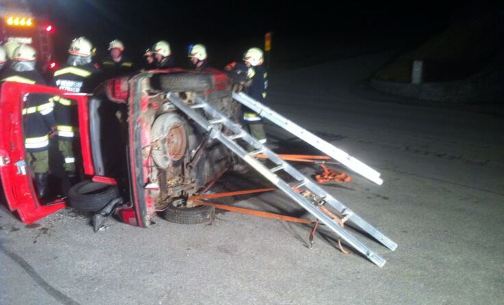 Ein Verkehrsunfall war Übungsannahme. **Fotos: FF Atzbach