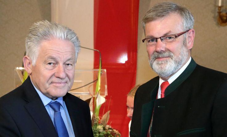 Landeshauptmann Pühringer mit Johann Mayr (r.) Foto: Land OÖ/Stinglmayr 